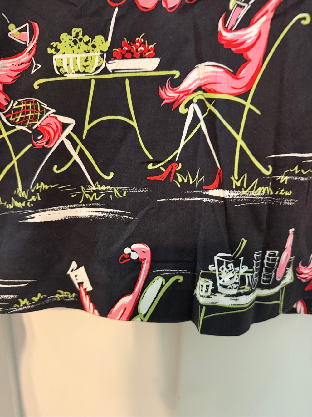 Vintage 90s Novelty Flamingo BBQ Cookout A-Line Skirt - Black with Pink Print - Picture 11 of 13